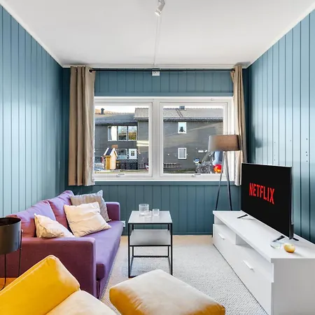 Arctic Escape I Warm & Welcoming I Free Parking Tromsø