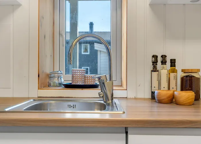 Arctic Escape I Warm & Welcoming I Free Parking Apartment *