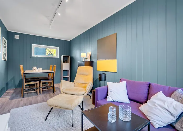 Arctic Escape I Warm & Welcoming I Free Parking Apartment *