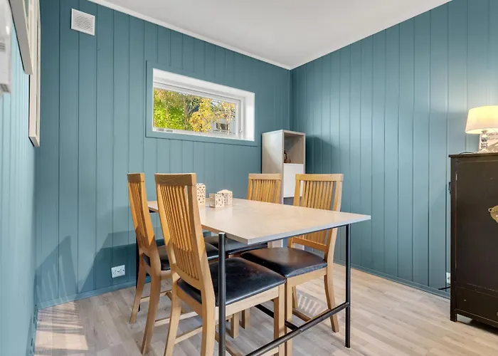 Arctic Escape I Warm & Welcoming I Free Parking Apartment